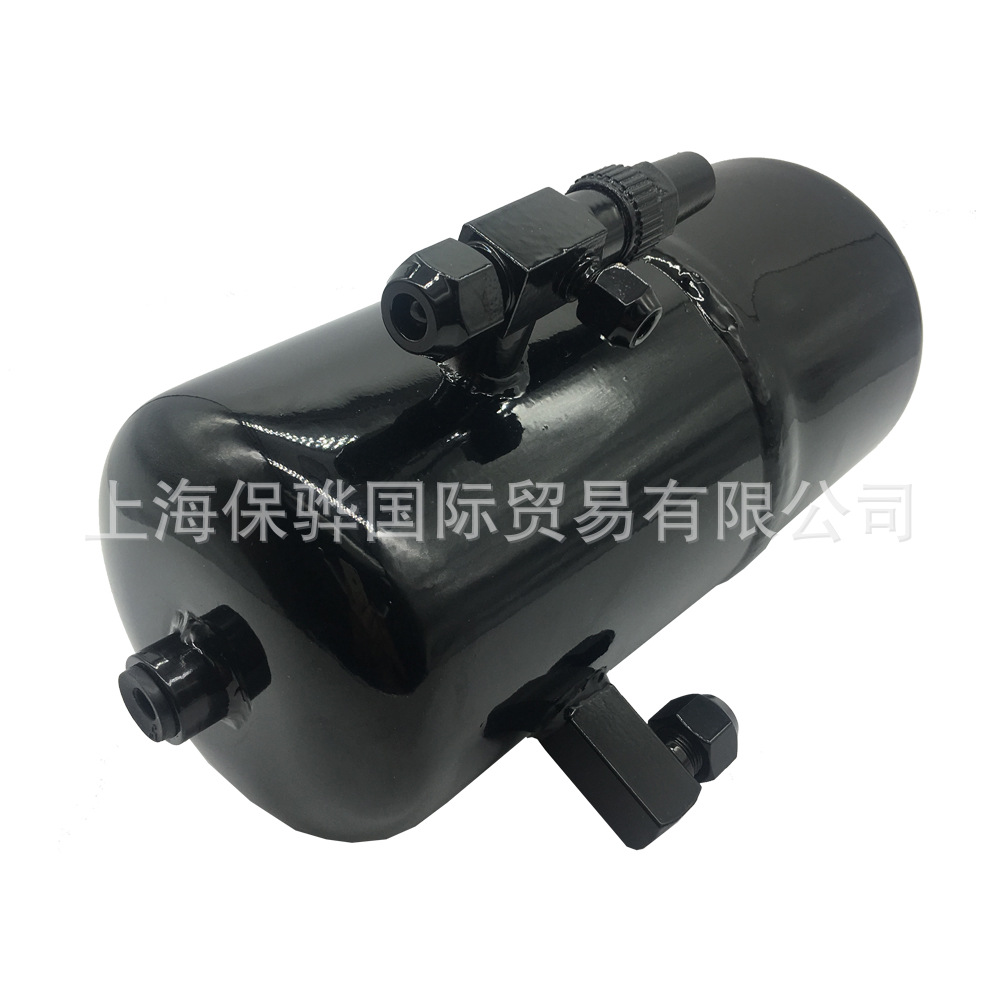 9.6L储液器预留NPT螺纹接口提供各种接入可能性，方便库存管理