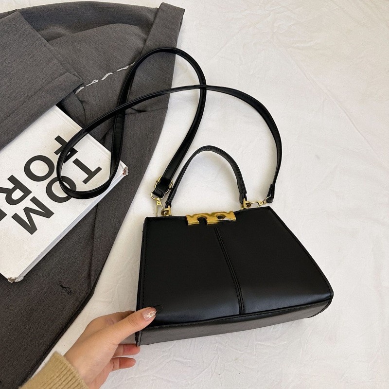 블랙 스티치 색상