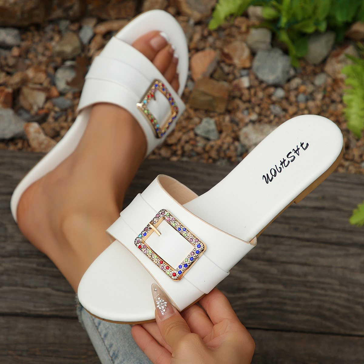 Sandalias Planas para Mujer de Cuero Sintético con Decoración de Metal para Uso Diario