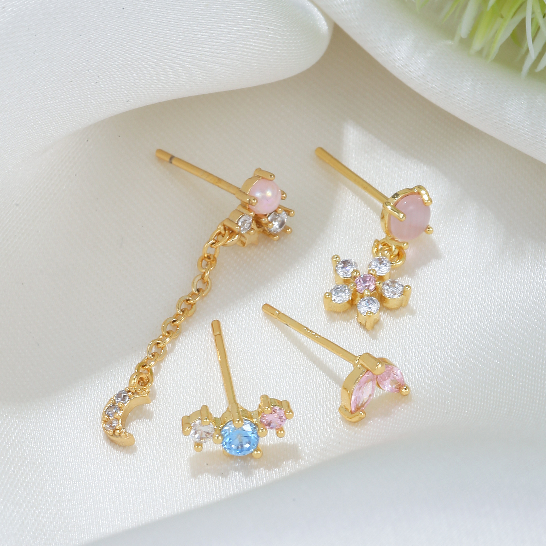 Daily Occasion Fashion Moon Flower Copper Inlaid Zircon Earrings 1 Set