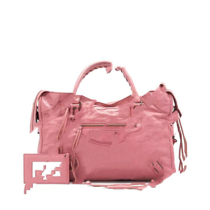 Paris rivet motorcycle bag, genuine leather, large capacity, vintage style, top-layer oil wax cowhide, fashionable handbag tote Paris rivet motorcycle bag, genuine leather, large capacity, vintage style, top-layer oil wax cowhide, fashionable handbag tote