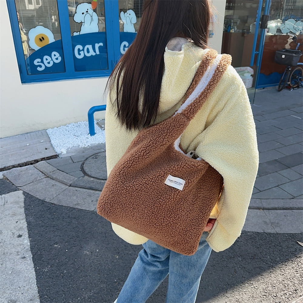 310233 Autumn/Winter Korean version dual-sided plush simple single-shoulder student large-capacity commuting vest bag undefined