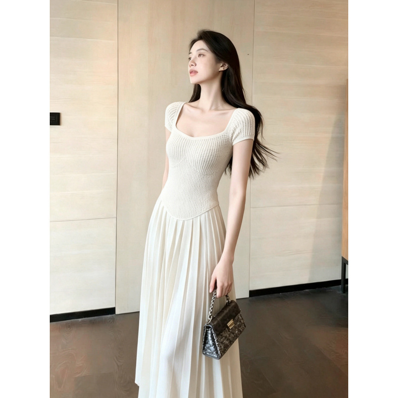 7894- 5m White Square-Neck Knitted Dress for Women, New Summer Style, Short-Sleeved, Waist-Cinching, Pleated, Long Skirt