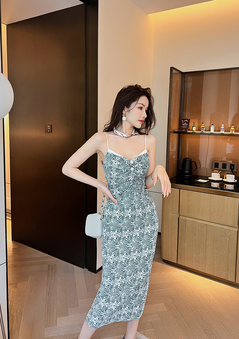 C9947 970K ÁO HAI DÂY NỮ CHOTDNG DÁNG ÔM BODY GỢI CẢM SEXY MÙA HÈ PHỤC CỔ CỔ ĐIỂN HỌA TIẾT HOA HAI DÂY HỞ VAI THỜI TRANG NỮ G03 SẢN PHẨM MỚI