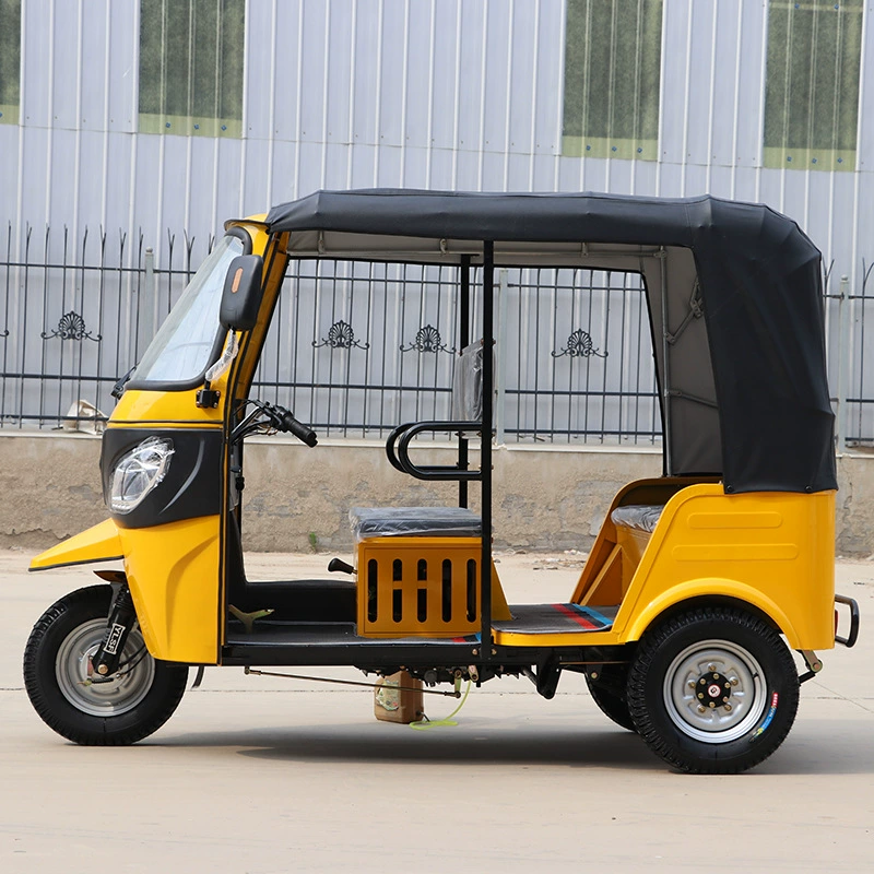 Пассажирский трициклопек Tuk-Tuk (Bajaj) топливный трёхколёсный автомобиль, крыша, зеркала и лобовое стекло