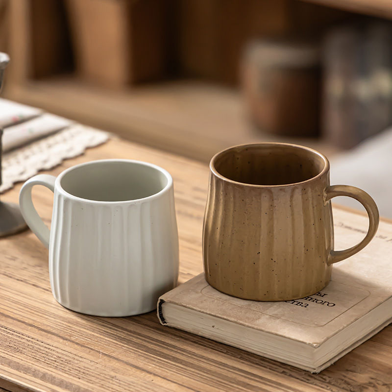 Tazas de cerámica de gran capacidad vintage tazas verticales tazas de desayuno japonés al por mayor tazas de agua caseras tazas de café