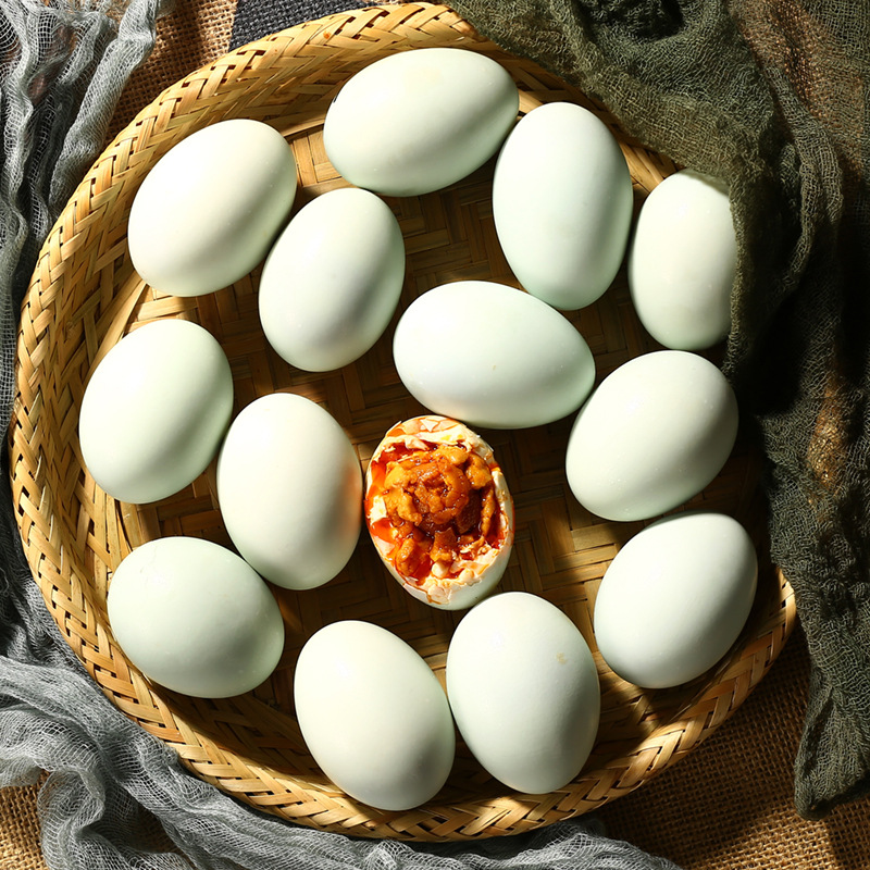 Hai duck eggs salt duck eggs wholesale authentic greasy whole box 100 pieces commercial ripe salted eggs vacuum packed ready to eat