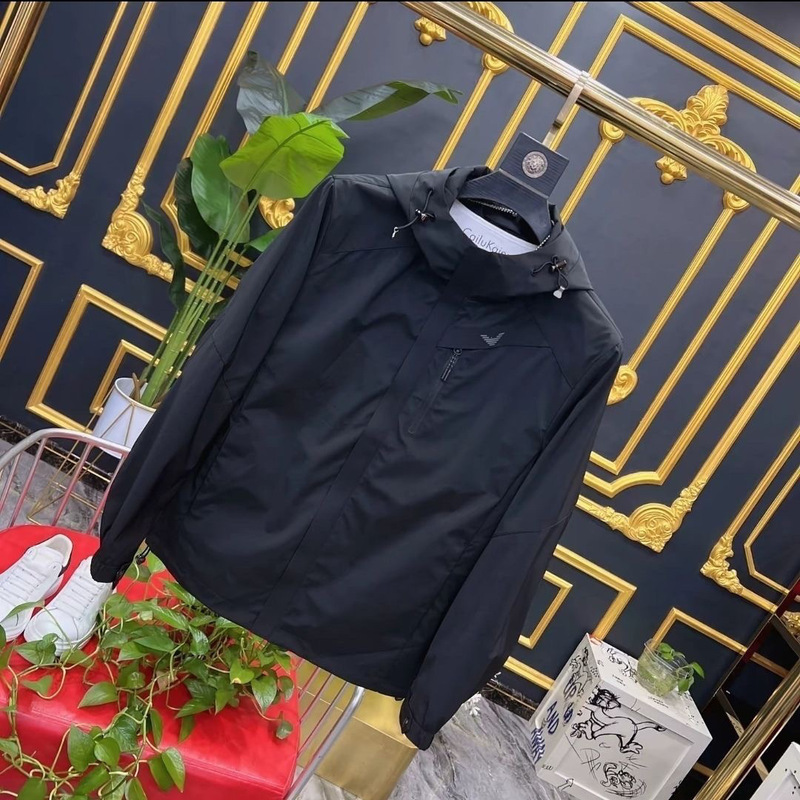 2026 Spring and Autumn Business Hooded Jacket for Men, Soft Shell Simple Windbreaker, European Style Light Luxury Slim Fit Jacket, Stylish and Cool 2026 Spring and Autumn Business Hooded Jacket for Men, Soft Shell Simple Windbreaker, European Style Light Luxury Slim Fit Jacket, Stylish and Cool