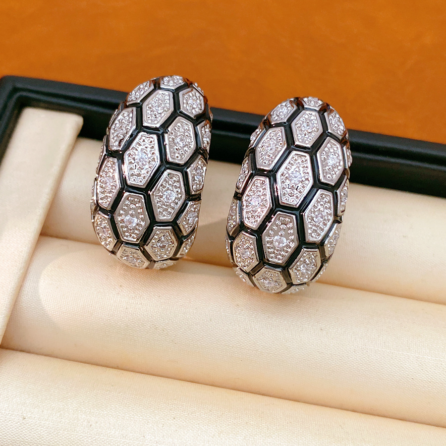 18k oro real chapado aguja de plata zircon en forma de C pendientes de diseño personalizado pendientes temperamento variado exquisitos pendientes de alta calidad