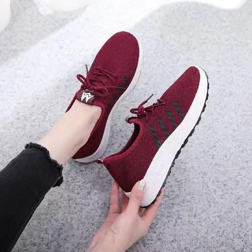  New Summer Trendy Breathable Women's Shoes Comfortable Flywoven Breathable Casual Sports Shoes Lightweight Anti-Slip Mom Shoes