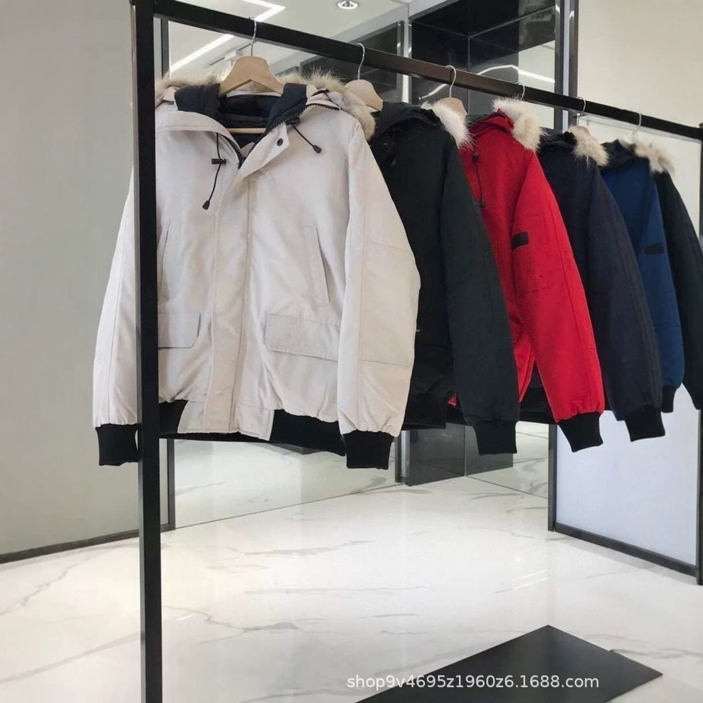 Wholesale for export: Model 01, oversized short down jacket, unisex, thickened, pilot-style jacket, couple's style, three-proof, autumn/winter outerwear
