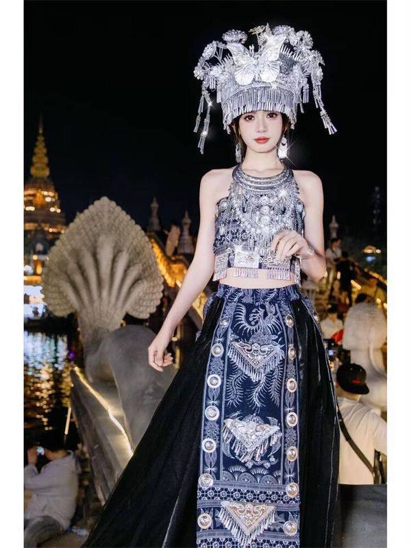新款异域风情西双版纳苗疆少女民族凤凰古城网红旅拍写真摄影服装|undefined