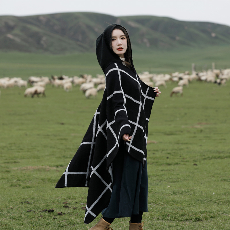 Cloak made of faux fur from Yunnan province