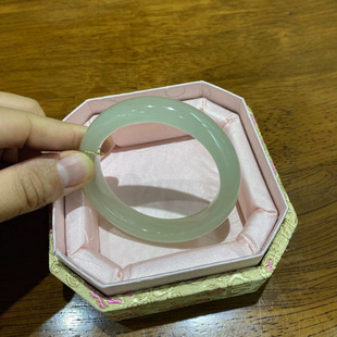 Jin Yutang Xinjiang Hotan Jade Ice Grape Meat Sunny Water Bracelet Ice Ice Runrun Refreshing and Refreshing Diversity