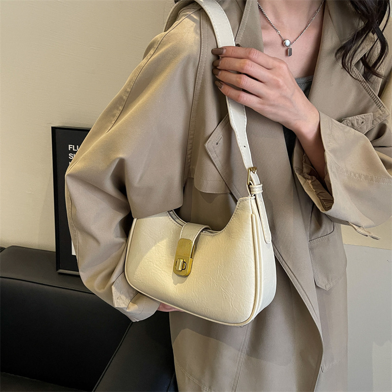 Avanzado sentido de la bolsa plegable mujer 2023 nuevo Otoño e Invierno moda axila bolsa nicho retro conmutación Joker bolsa