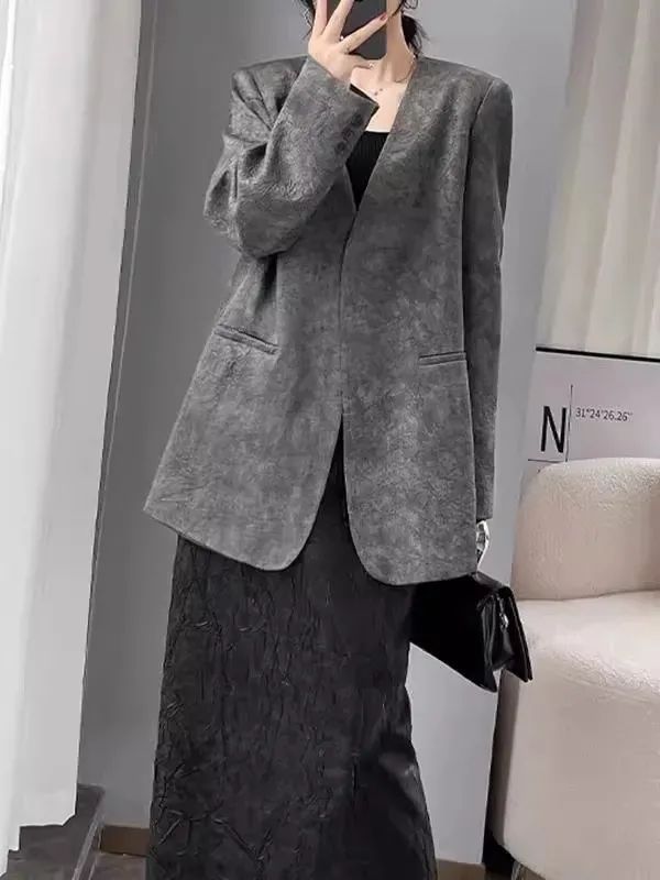 Plus Size Gray Collarless Blazer for Women in Autumn, Fat Elegant, Fashionable Loose Lace-Up Suit Top