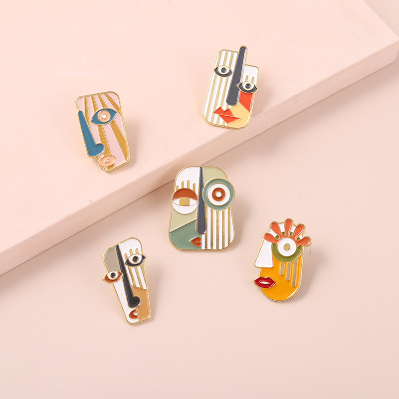 Gracioso Pin Máscara Aleación Esmalte Unisexo Broches display picture 2