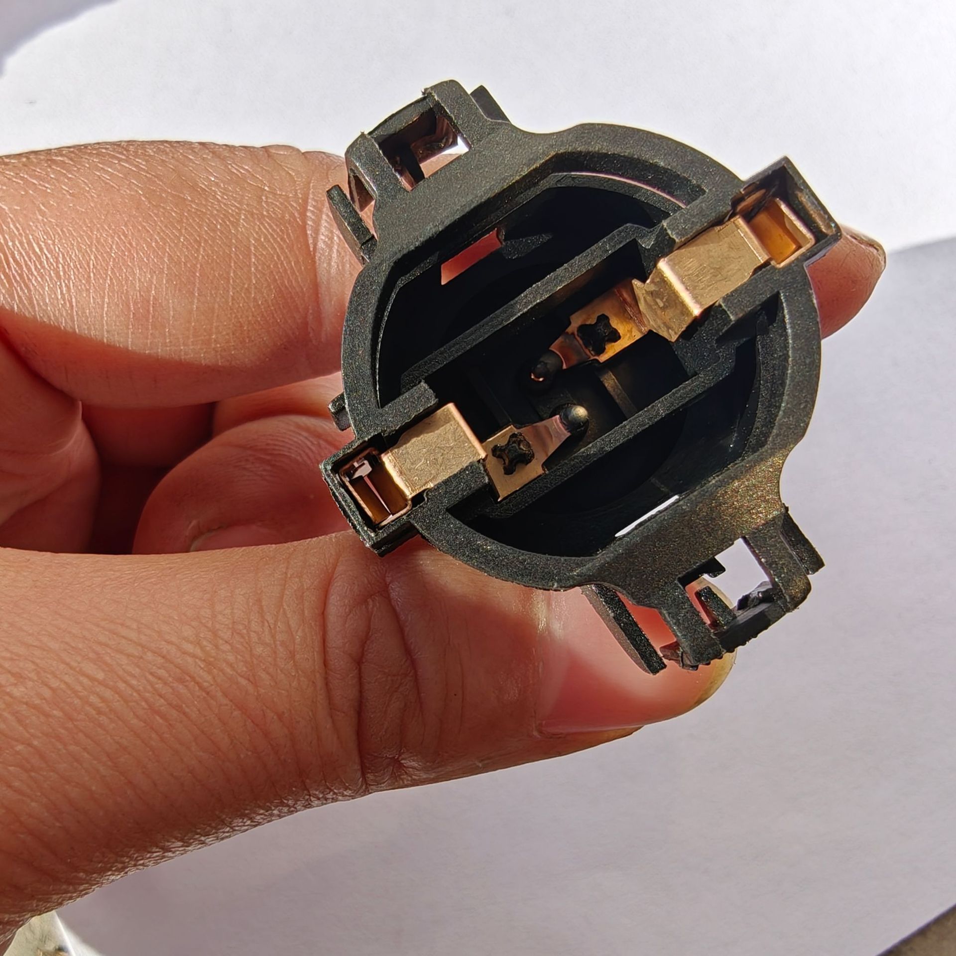 Car Halogen Bulb Py24W Turn Signal Brake Fog Light 12V Amber Yellow Light 12190 Daytime Running Light Pgu20/4