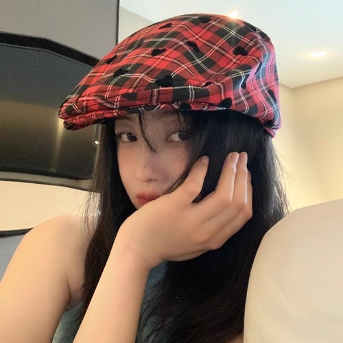 Retro college style forward cap, plaid artist beret subculture, feminine casual versatile duckbill hat, sweet and cool, spicy girl
