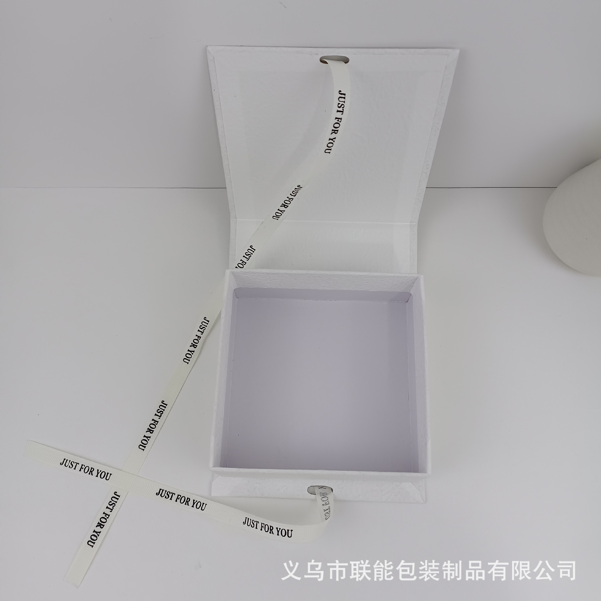 손 문질러 흰색 (빈 상자);10.5*10.5*4.7cm