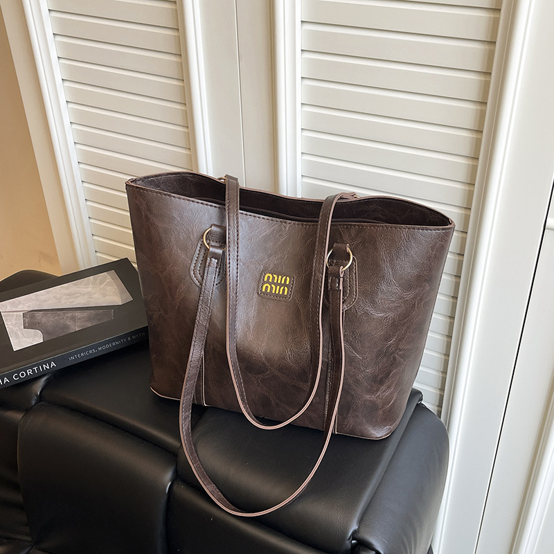 High-End Practical Satchel Tote Bag Large Capacity Shoulder Commuter Women's Bag 2025 Summer New Korean Style Versatile Large Bag High-End Practical Satchel Tote Bag Large Capacity Shoulder Commuter Women's Bag 2025 Summer New Korean Style Versatile Large Bag