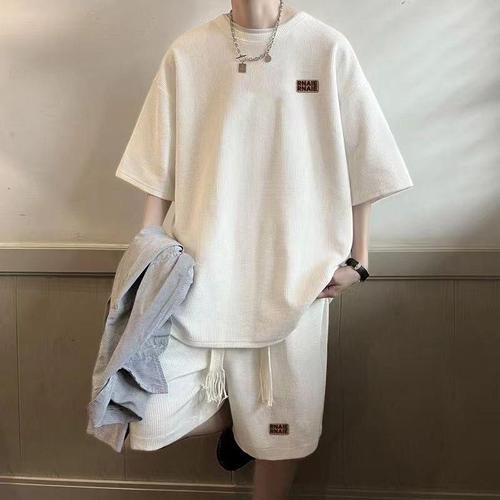 [Set] Waffle-Weave Men's Summer Instagram-Inspired Hong Kong-Style Short-Sleeve T-Shirt & Shorts – Premium-Look Men's Wear for Stylish Outfits