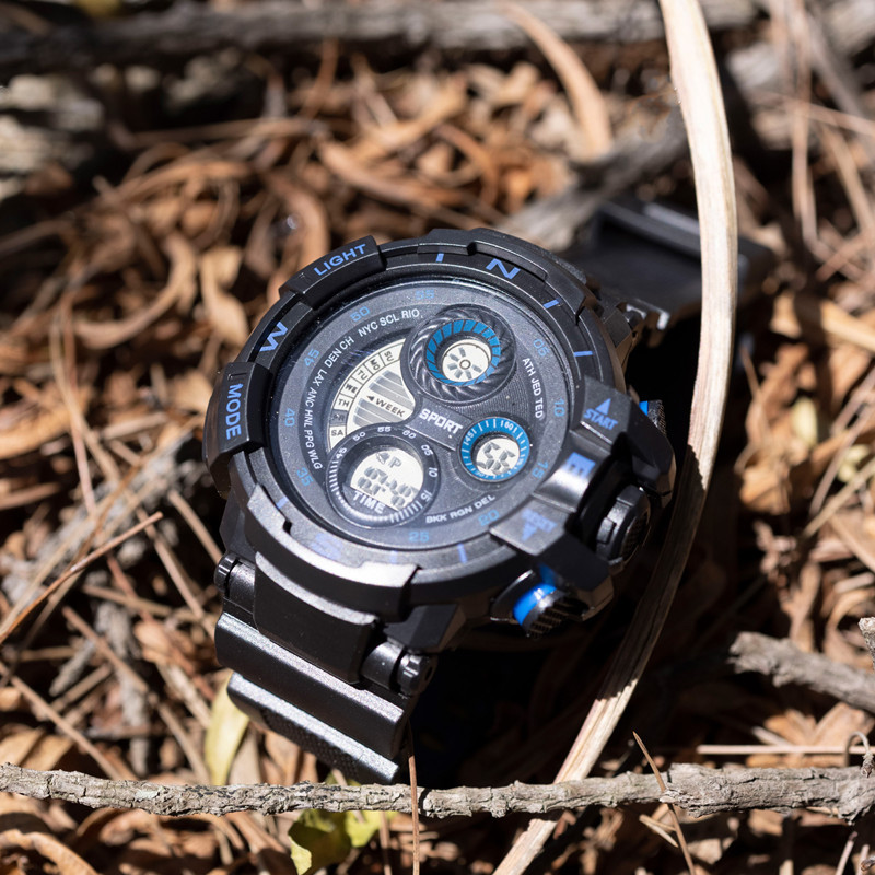 Fábrica al por mayor nuevos hombres al aire libre gran dial deportes reloj electrónico impermeable estudiante moda LED reloj luminoso