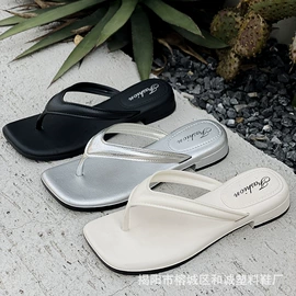 厚底拖鞋;平底拖鞋;鞋扣