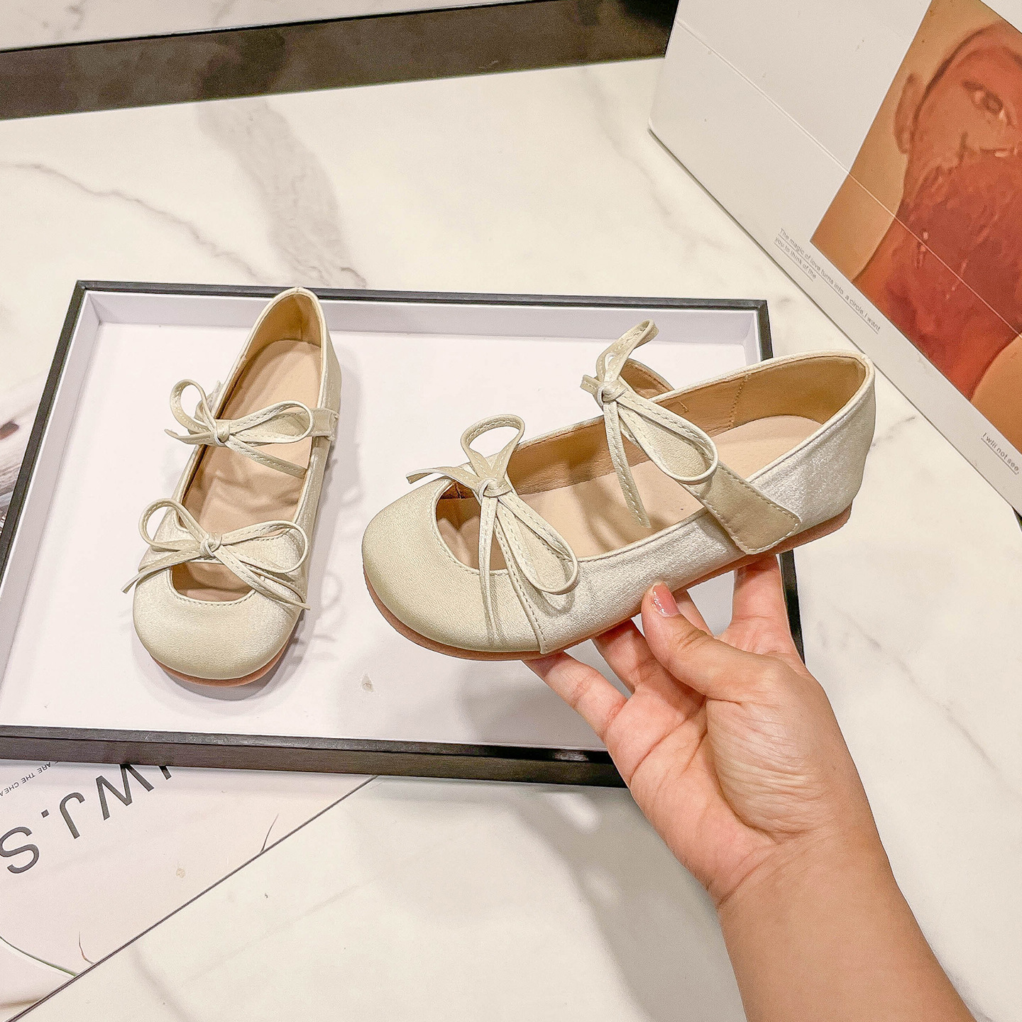 Girls' Leather Shoes Spring and Summer 2025 New Sweet Little Fragrance Style Baby Princess Soft Sole Kidsren's Shoes with Dress