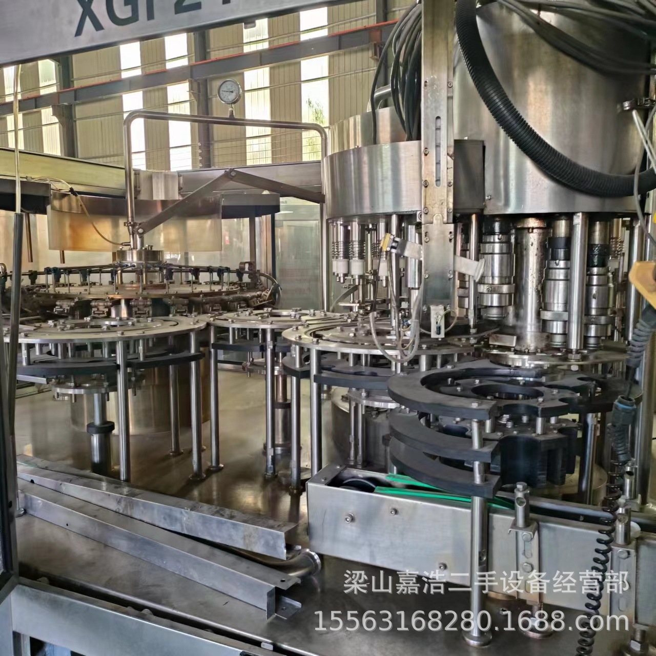 新美星24头矿泉水罐装机