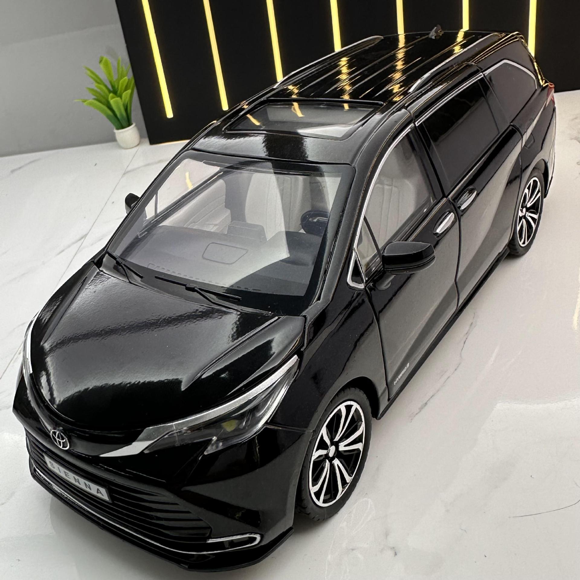 Zhiguan Alloy Car Model 1:24 Saina Business Vehicle Echo Light Sound Toy Car Music Model Adornos Venta al por mayor