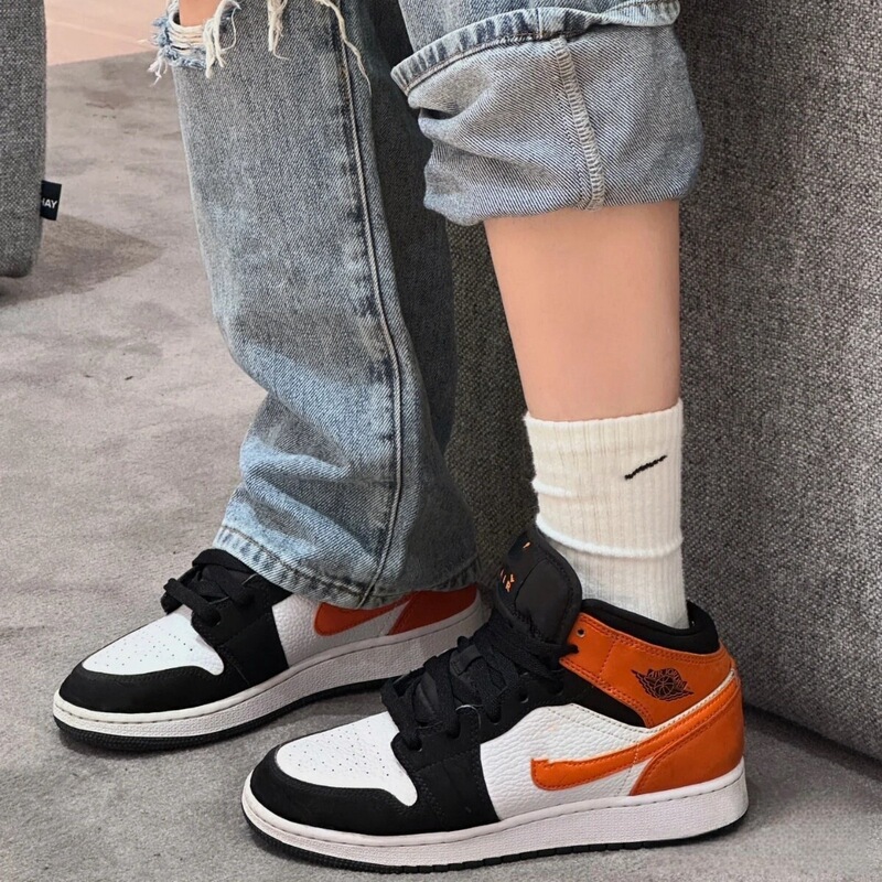Putian shoes pure original AJ1 mid-top smoke gray trendy black and white panda black and red basketball shoes obsidian sports shoes for men and women