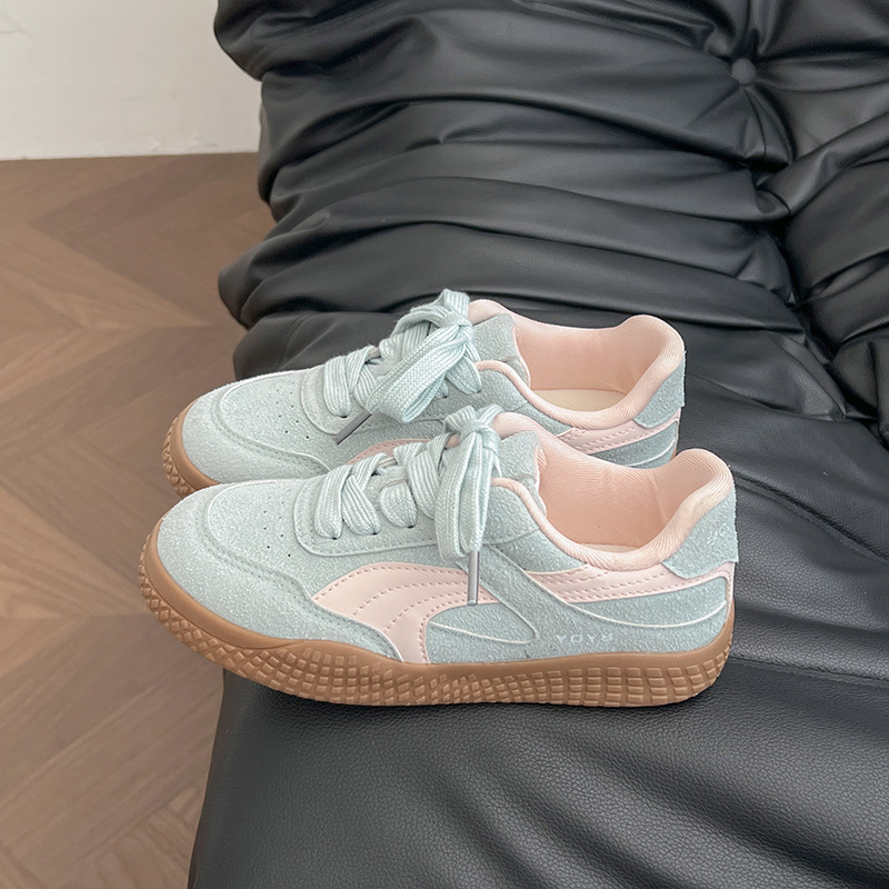 Zapatos de moda de ondas distantes de primavera y otoño de 2025, zapatos blancos de cabeza redonda para mujeres, zapatos de estudiantes casuales para mujeres.