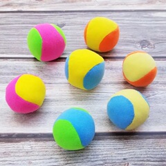 スティッキーボールの砂の包みの感銘の訓練の小さい布のボールの子供はおもちゃの部品の幼稚園の体の知能の訓練のスティッキーなボールを投げます。