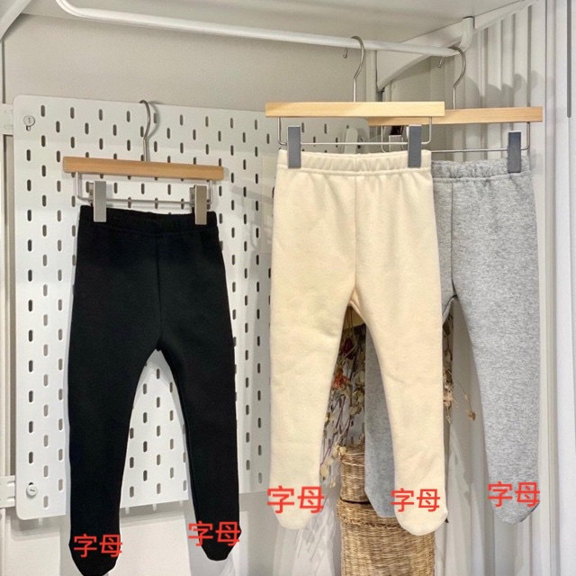赤ちゃんの秋のアルファベットの刺繍運動風のお尻の服の男女の赤ちゃんのカジュアルな頭の三角の服は外に出て服を登ります。|undefined