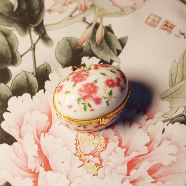 Pink flower oval