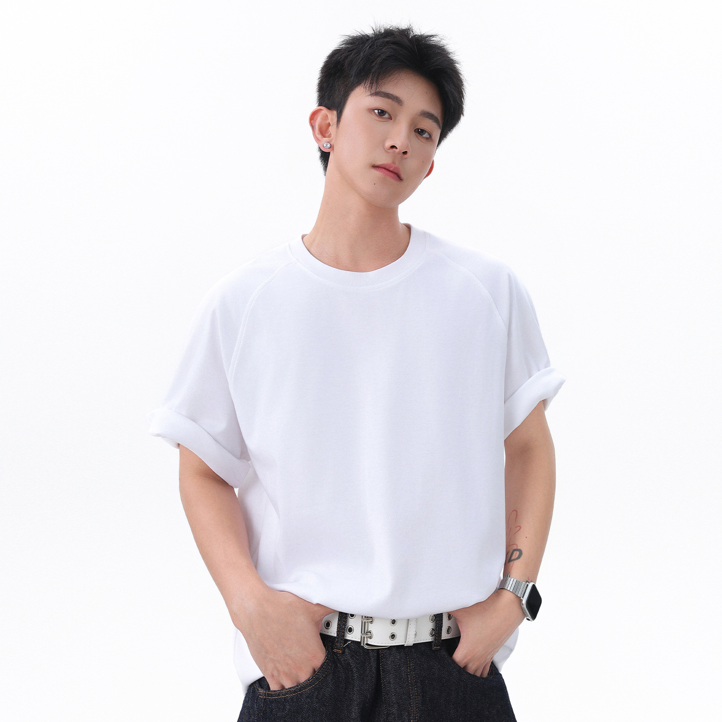 ホワイトコットン Tシャツメンズ 2025 新しい夏薄いルーズカジュアル無地ボトムシャツトップメンズ半袖