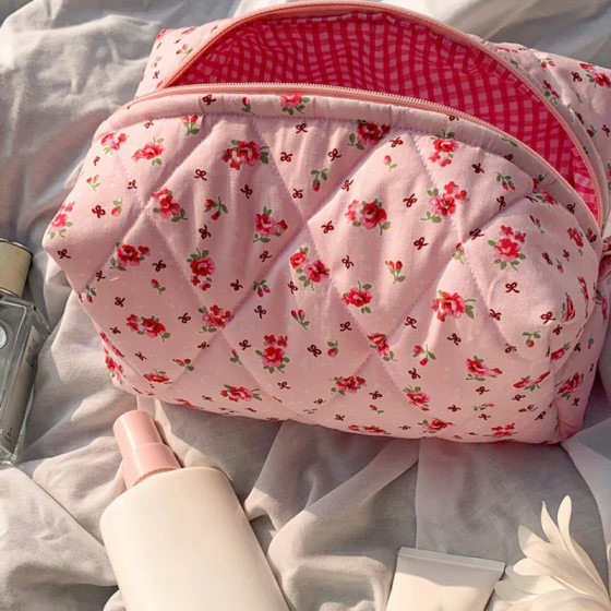 Korean style girl heart girl cosmetic bag small fresh floral wash bag travel business trip aunt towel storage bag