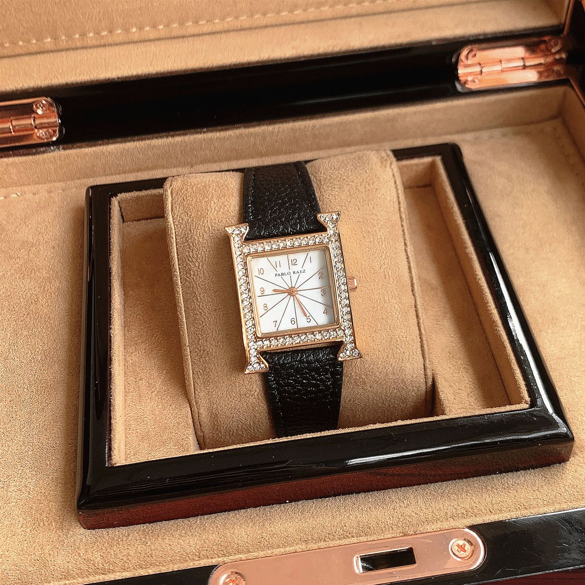 2024 Nové, nejprodávanější hodinky Špičkové lehké luxusní dámské hodinky Instagram Luxusní plně automatické vodotěsné hodinky Autentické_voghion.com