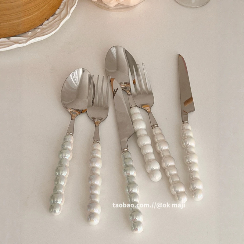 Stainless steel Western cutlery set in ins style, knife, fork, spoon, steak knife set, household adult dessert spoon and fork three-piece set Stainless steel Western cutlery set in ins style, knife, fork, spoon, steak knife set, household adult dessert spoon and fork three-piece set