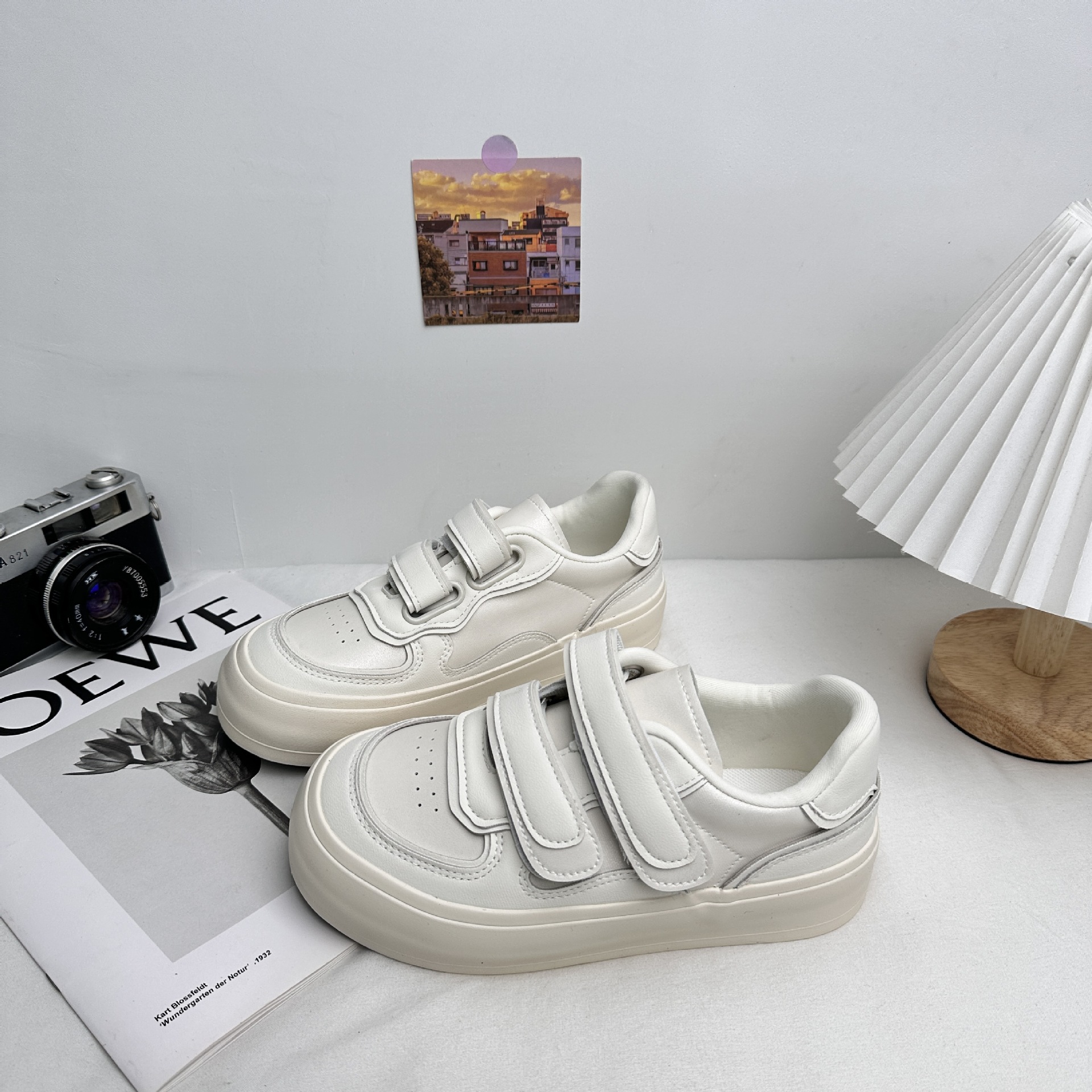 6622 plantilla de látex Velcro plataforma zapatos blancos zapatos de mujer cuero todo fósforo 2025 nuevas zapatillas de deporte casuales de primavera