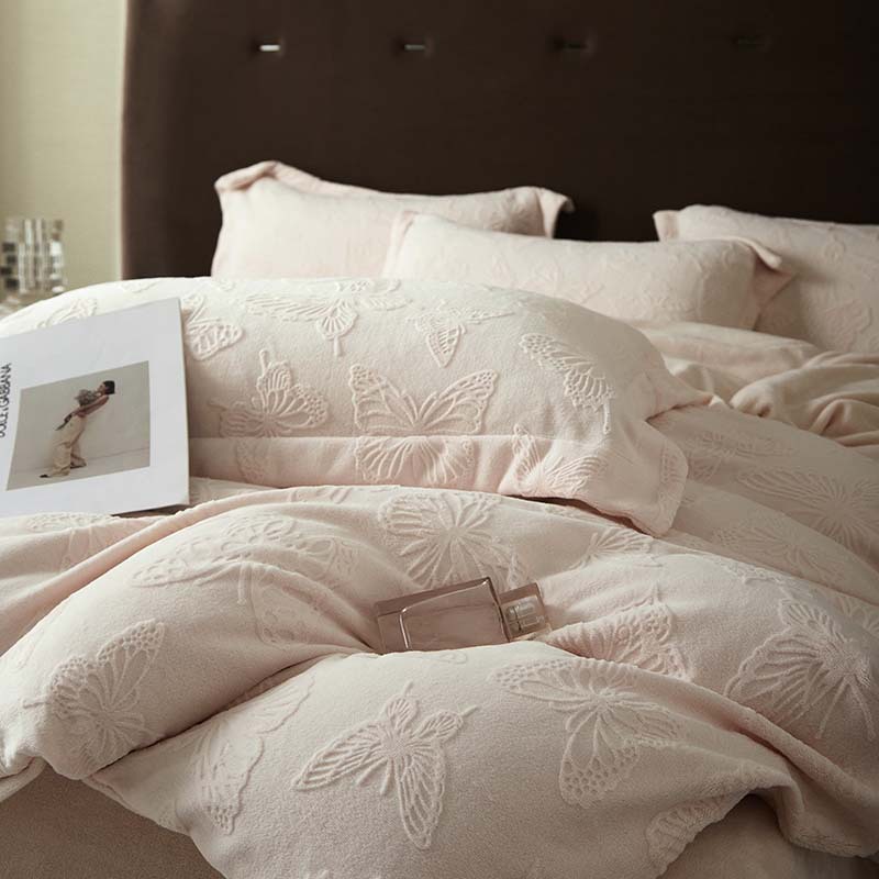 Una clase de cuatro piezas de seda de leche engrosada de alto peso 5D esculpido edredón cubierta sábanas de cama de invierno Kits de calor