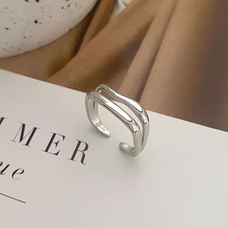 Glossy square one size geometric design universal ring