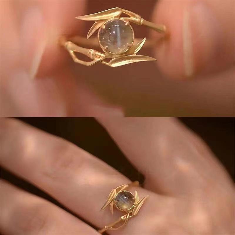 Fashionable golden one size ring
