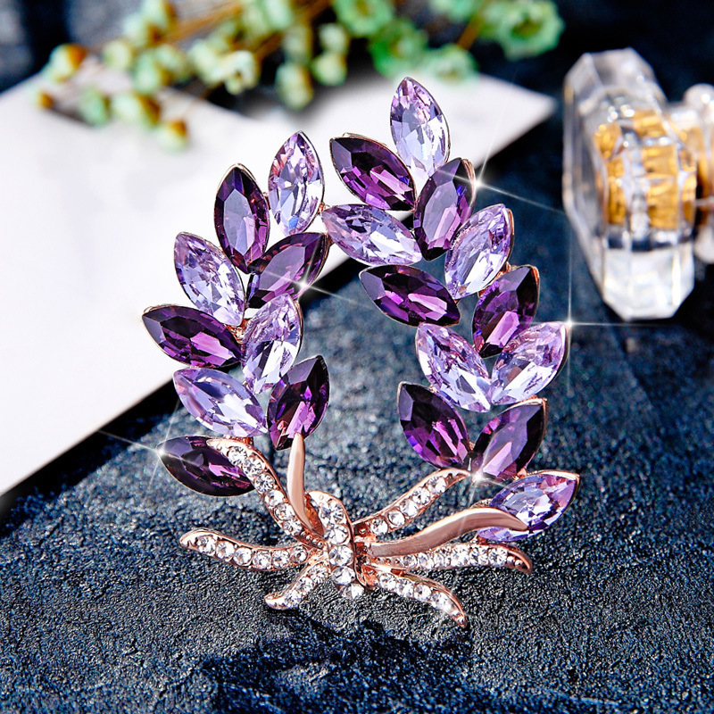 Nuevo cristal Bauhinia bouhinia broche de gama alta temperamento femenino anti-exposición pin diamante incrustado oído de trigo ramillete traje Accesorios