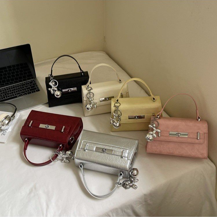Classic fashionable handheld one-shoulder bag