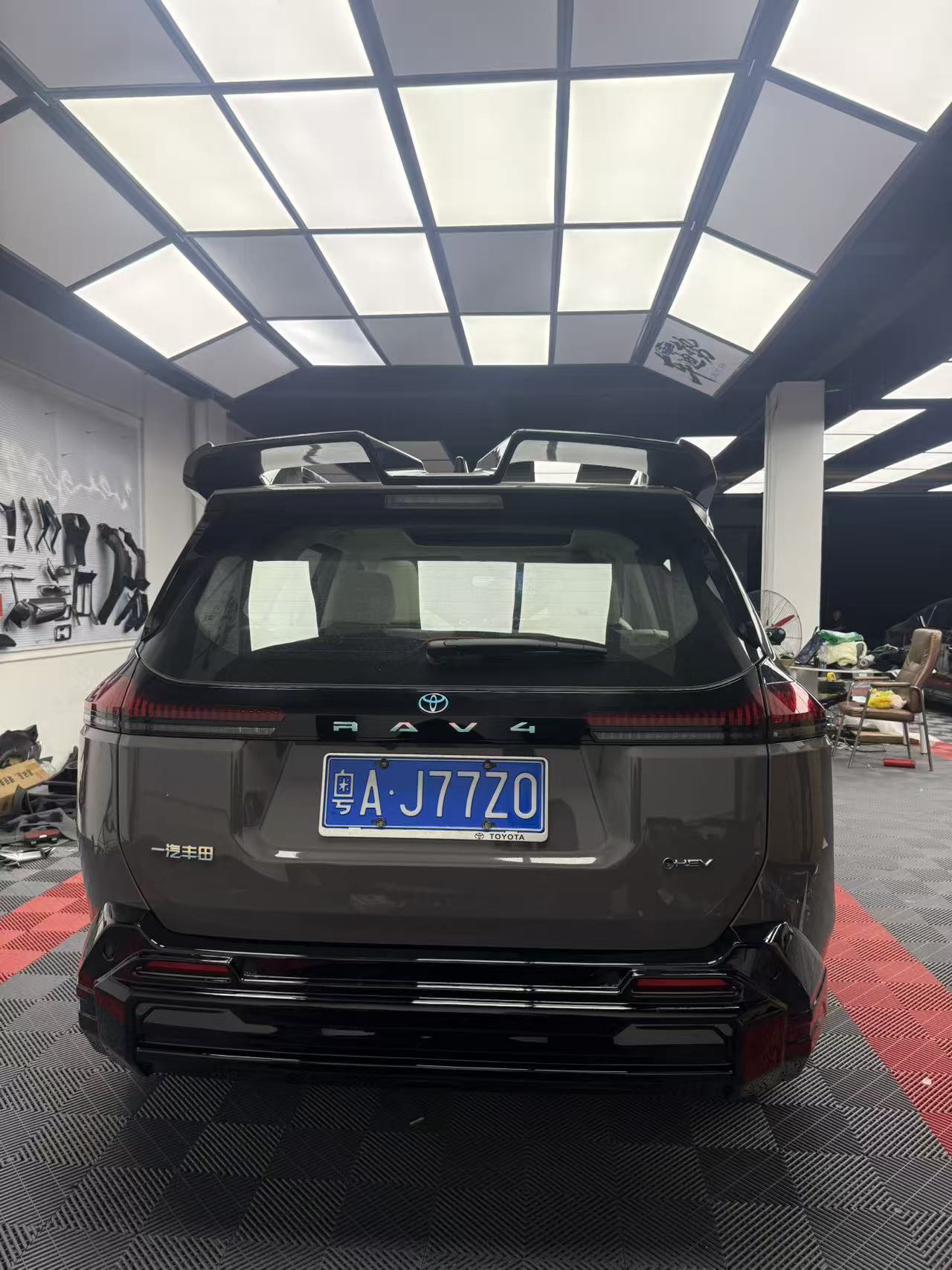 Suitable for the 2026 new Toyota RAV4 rear spoiler modification and decorative spoiler