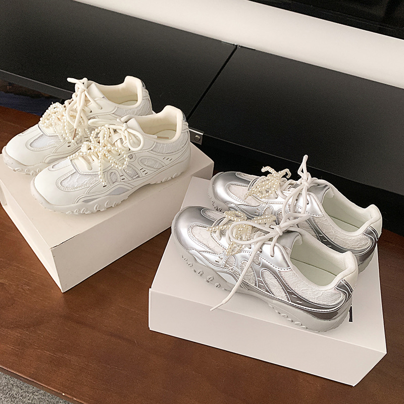 Nuevo aumento de altura de primavera de la uva de la madre ~ encaje de perlas casuales versátiles Agan De entrenamiento de skate para mujeres