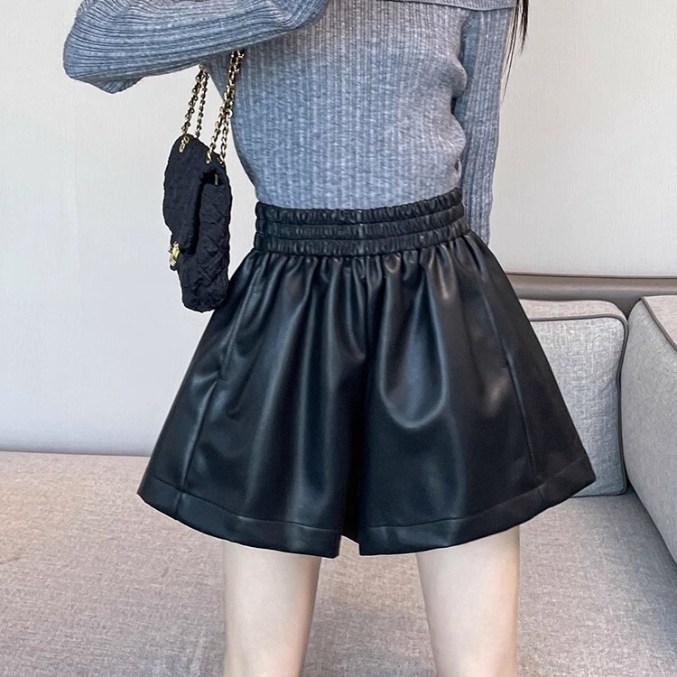 Black PU Leather Pants Shorts Women's Winter New High Waist A- Shaped Slim Wide Leg Pants Small Casual Outer Wear Boots Pants