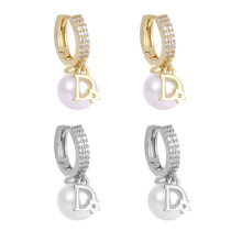 跨境热卖珍珠耳环耳吊女高级感轻奢个性气质D字母镶锆石耳饰批发